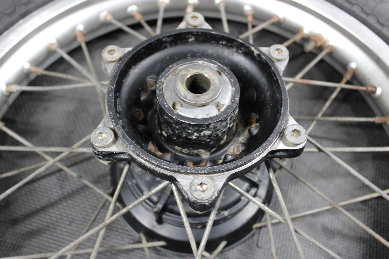 1998 HONDA XR200R OEM REAR BACK WHEEL RIM 42650 - KT0 - 305 - hggarage