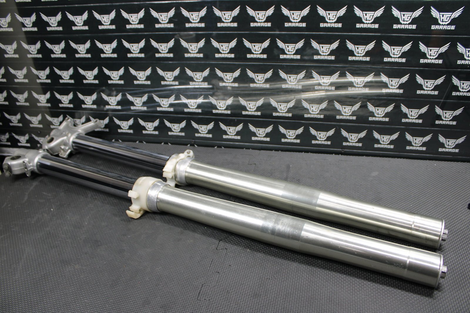 1998 YAMAHA YZ125 OEM RIGHT LEFT FRONT SUSPENSION FORKS SHOCKS 5DH - 23103 - 00 - 00 - hggarage