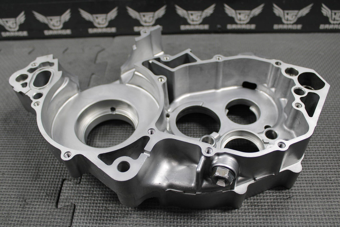 2003 HONDA CR250R OEM RIGHT ENGINE CRANKCASE CRANK CASE BLOCK 04921 - KZ3 - L30 MINT - hggarage