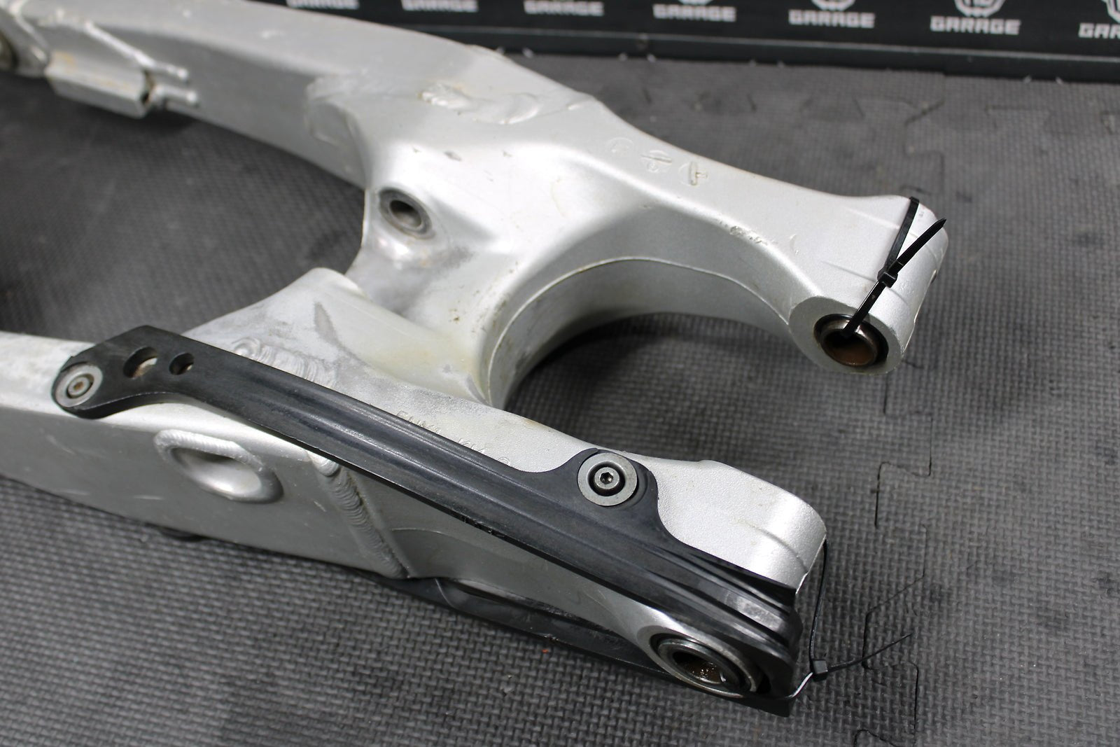 2000 YAMAHA WR400F YZ125 YZ250 YZ400F YZ426F OEM SWINGARM SWING ARM SUSPENSION - hggarage