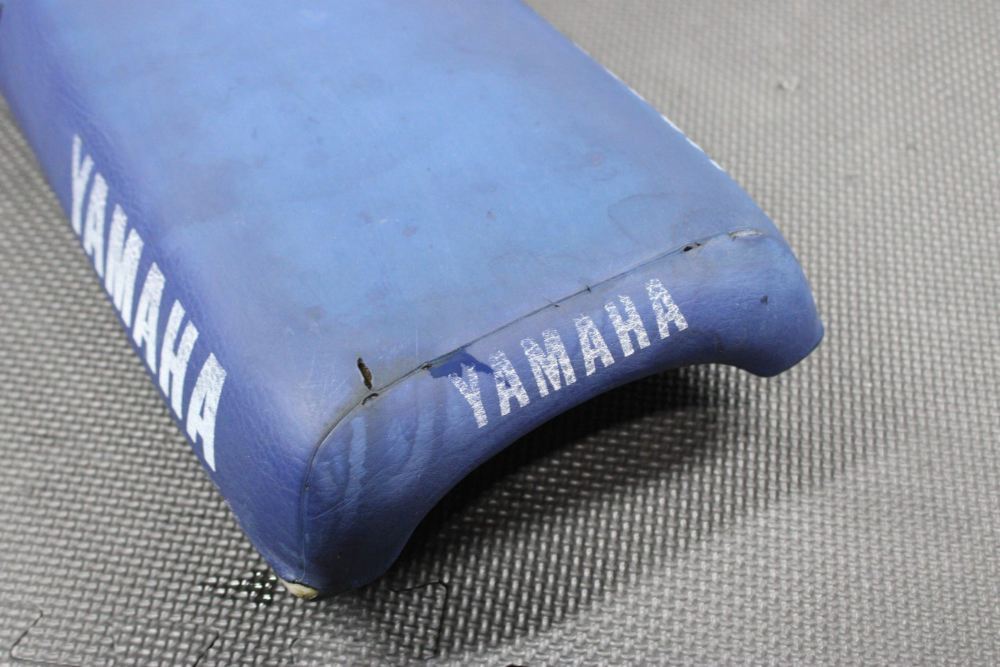 1997 YAMAHA RT100 OEM SEAT SADDLE COVER FOAM ASSEMBLY 3UL - 24710 - 60 - 00 - hggarage