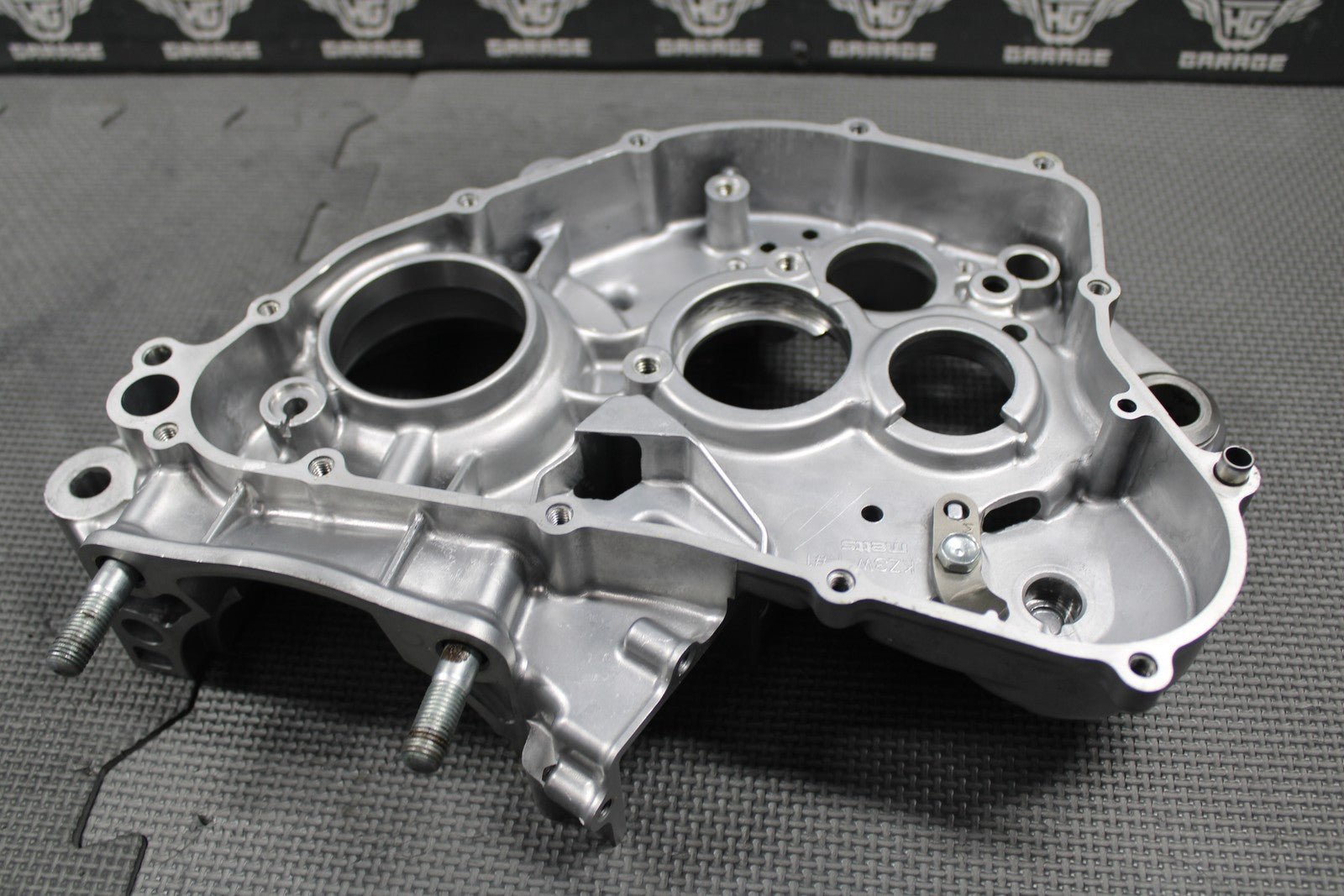 2003 HONDA CR250R OEM RIGHT ENGINE CRANKCASE CRANK CASE BLOCK 04921 - KZ3 - L30 MINT - hggarage