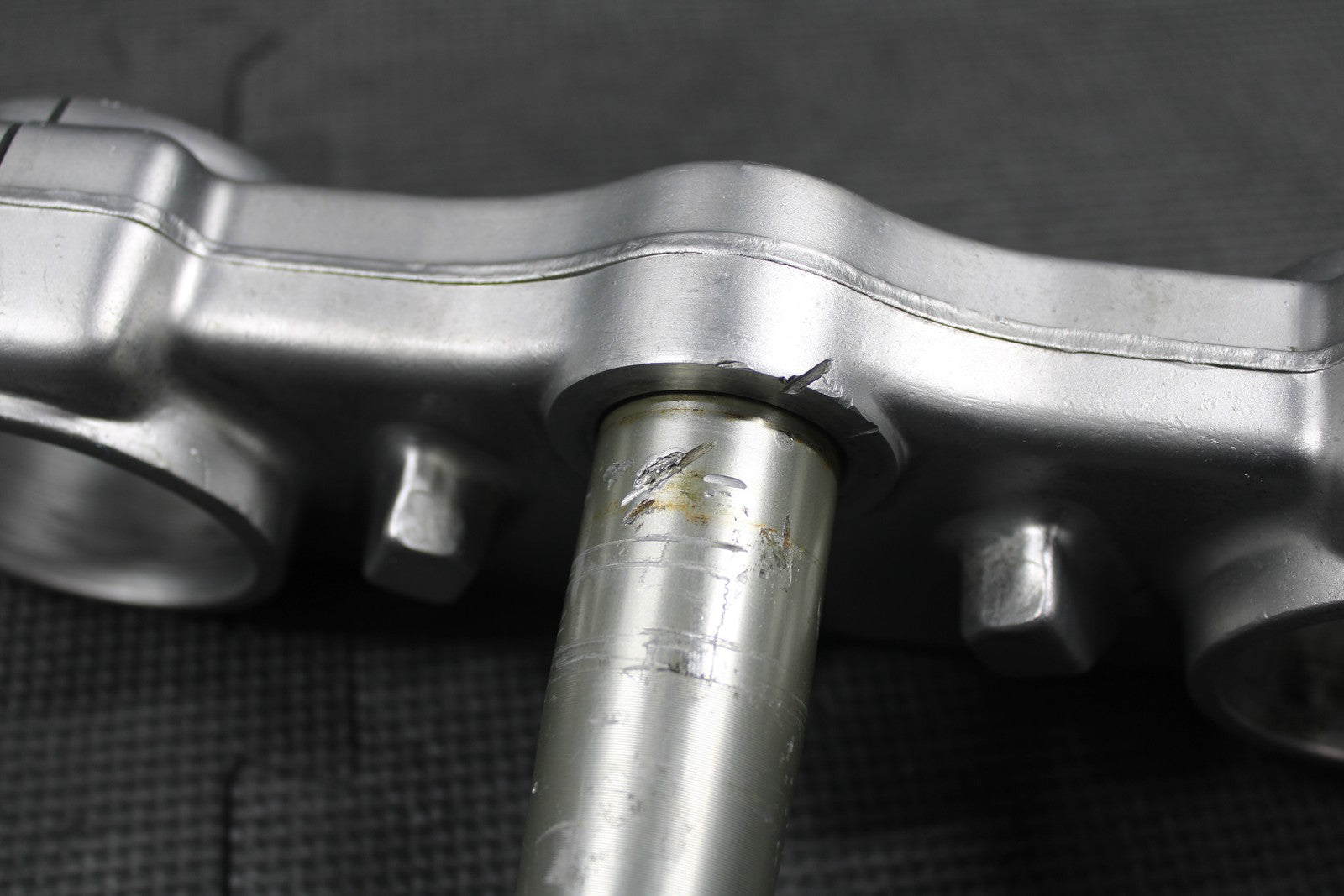 2001 00 - 03 HONDA CR125R OEM FRONT FORKS CLAMP LOWER TRIPLE TREE STEERING STEM - hggarage
