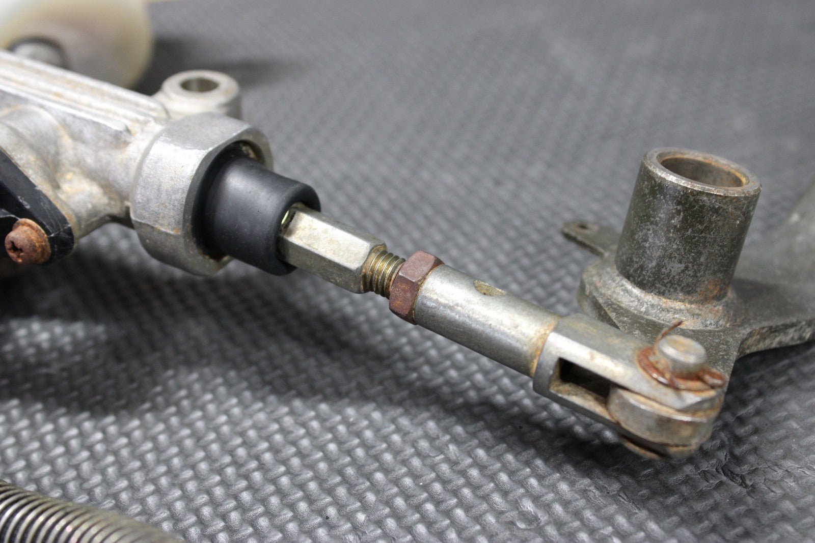 1991 YAMAHA 87 - 01 BANSHEE 350 OEM NISSIN REAR BACK BRAKE CALIPER MASTER CYLINDER - hggarage