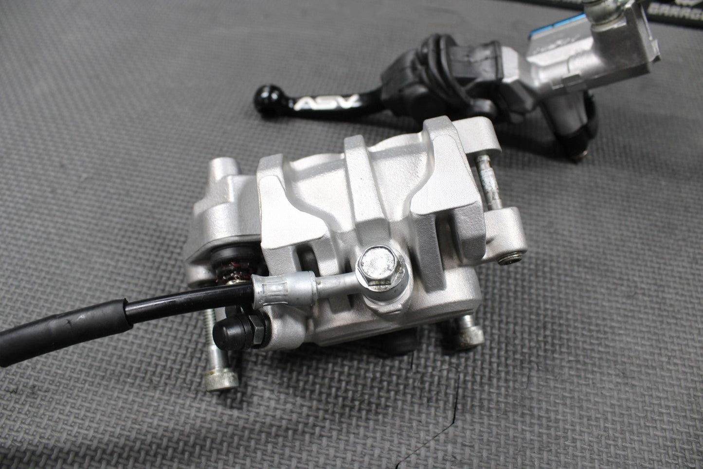 2014 KAWASAKI 13 - 14 KX250F KX450F OEM FRONT BRAKE CALIPER MASTER CYLINDER ASV - hggarage