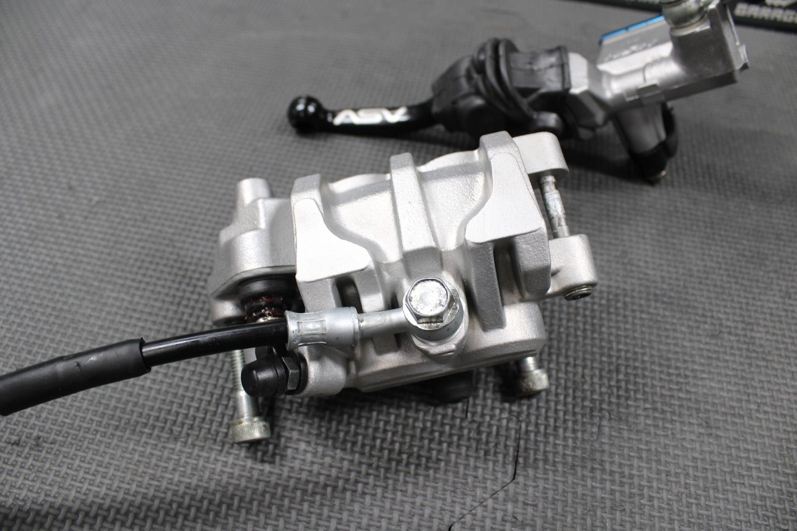 2014 KAWASAKI 13 - 14 KX250F KX450F OEM FRONT BRAKE CALIPER MASTER CYLINDER ASV - hggarage