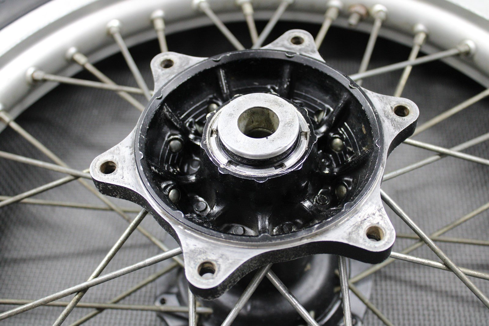 1988 HONDA CR125R OEM 18" x 1.85" REAR BACK WHEEL RIM HUB TIRE 426A5 - KS6 - 832ZA - hggarage