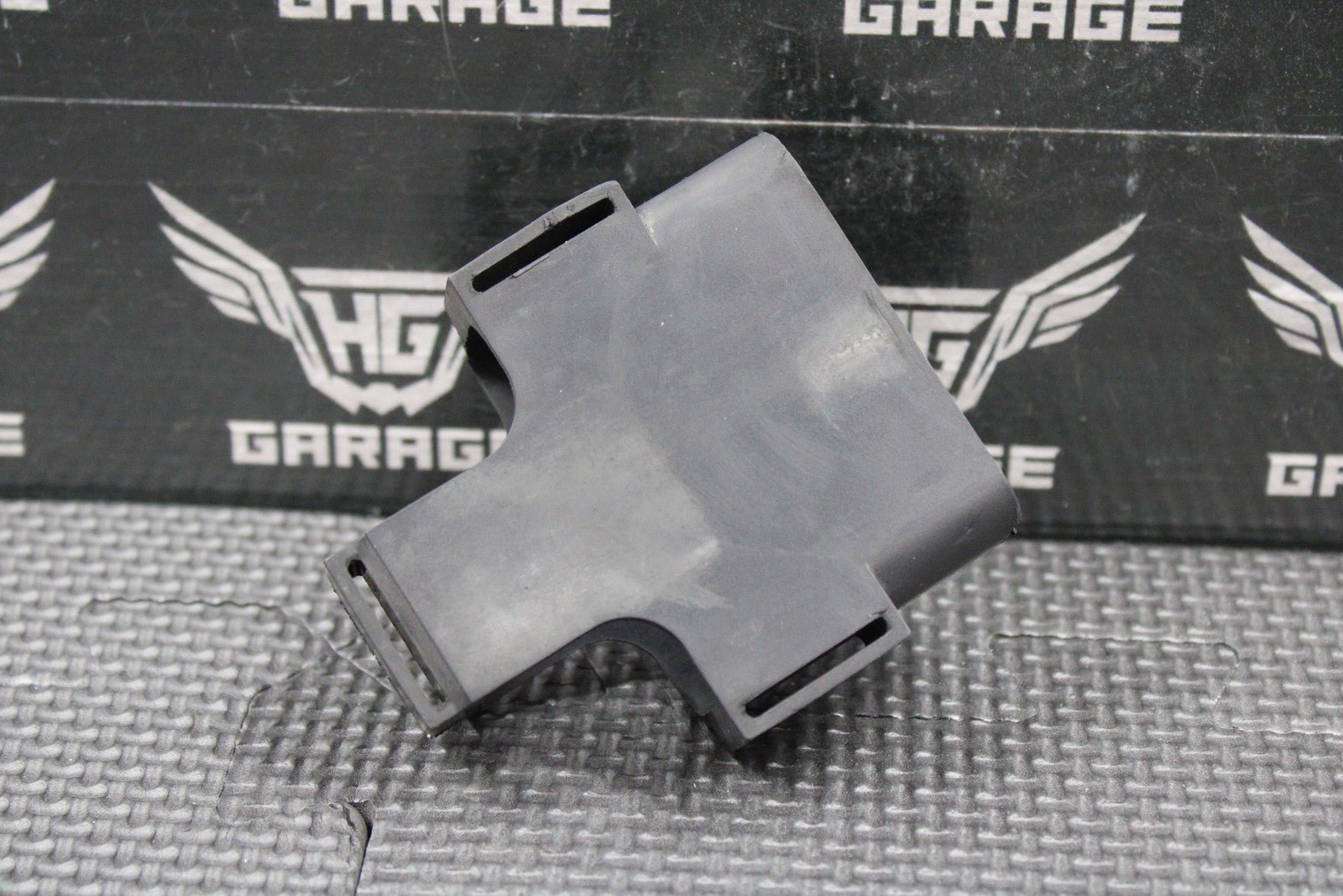 2000 HONDA 00 - 03 CR125R 00 - 01 CR250R OEM CDI RUBBER MOUNTING BOOT 30401 - KZ4 - A90 - hggarage