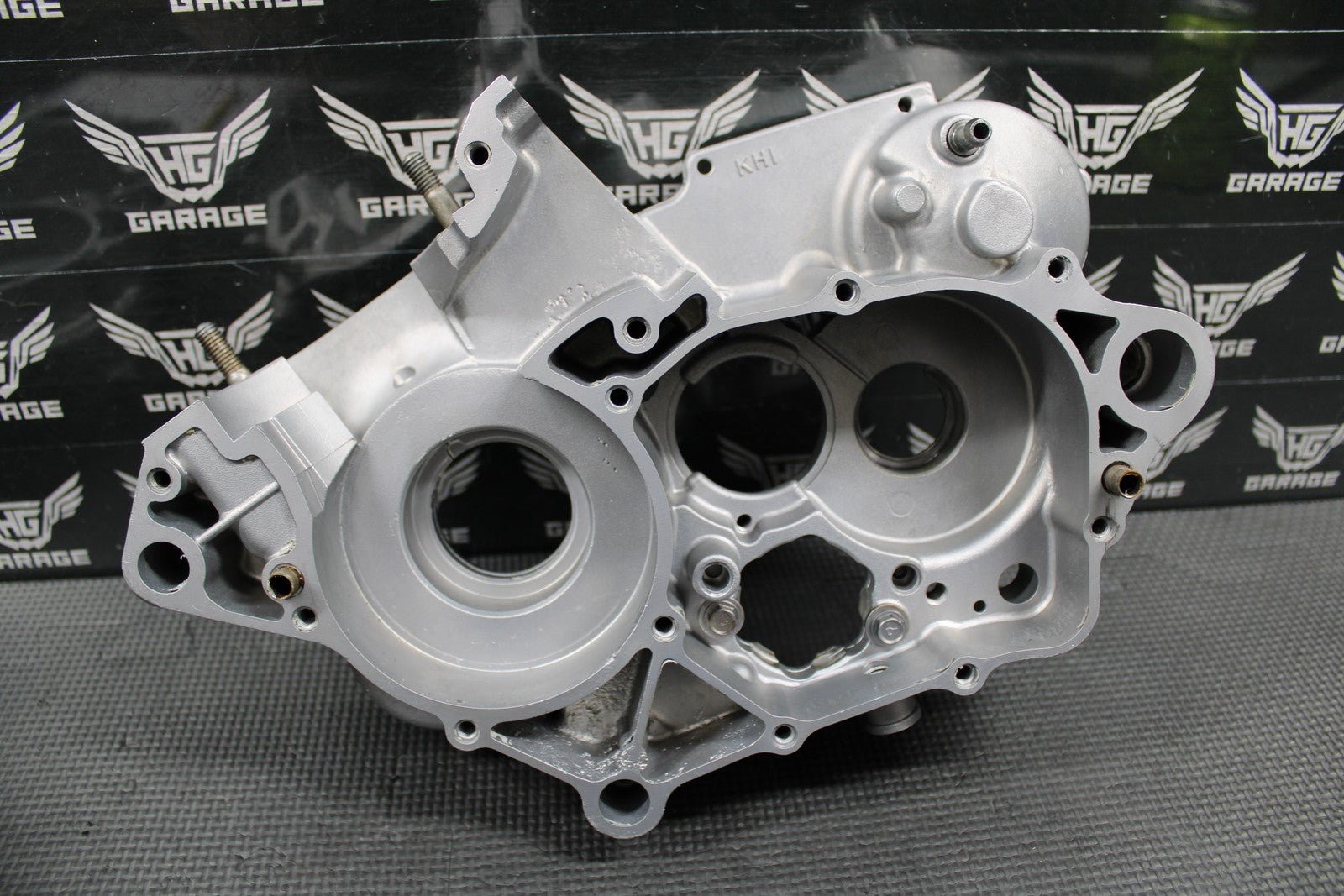 1991 KAWASAKI KX125 OEM LEFT RIGHT ENGINE MOTOR CRANKCASE CRANK CASES 14001 - 5284 - hggarage