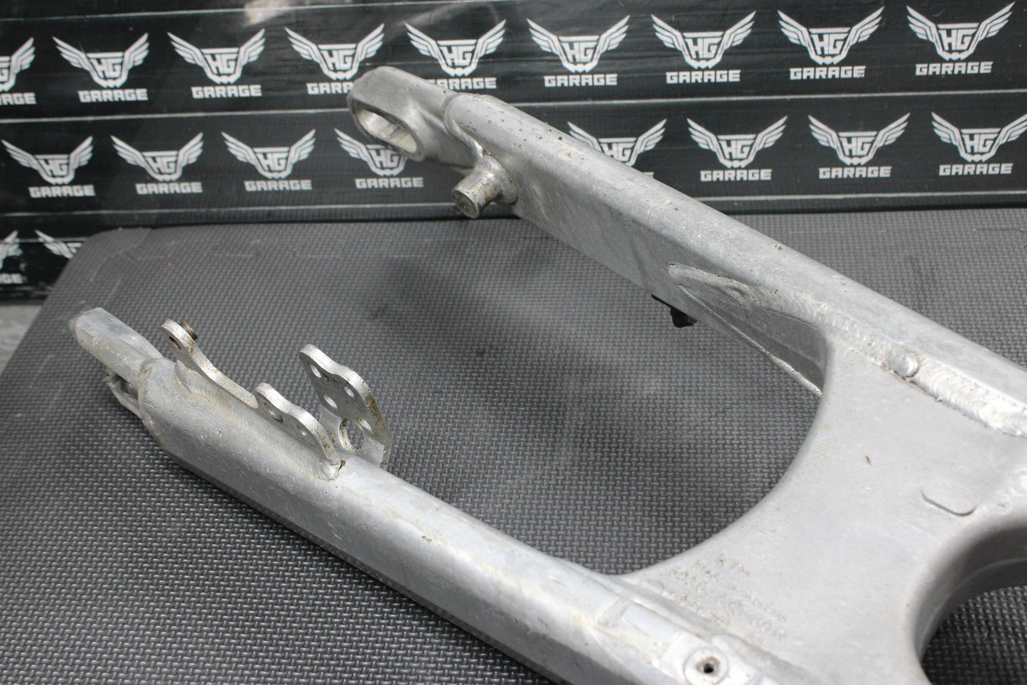 2000 KTM 125 200 250 300 380 OEM SWINGARM SWING ARM SUSPENSION 50304030244 - hggarage
