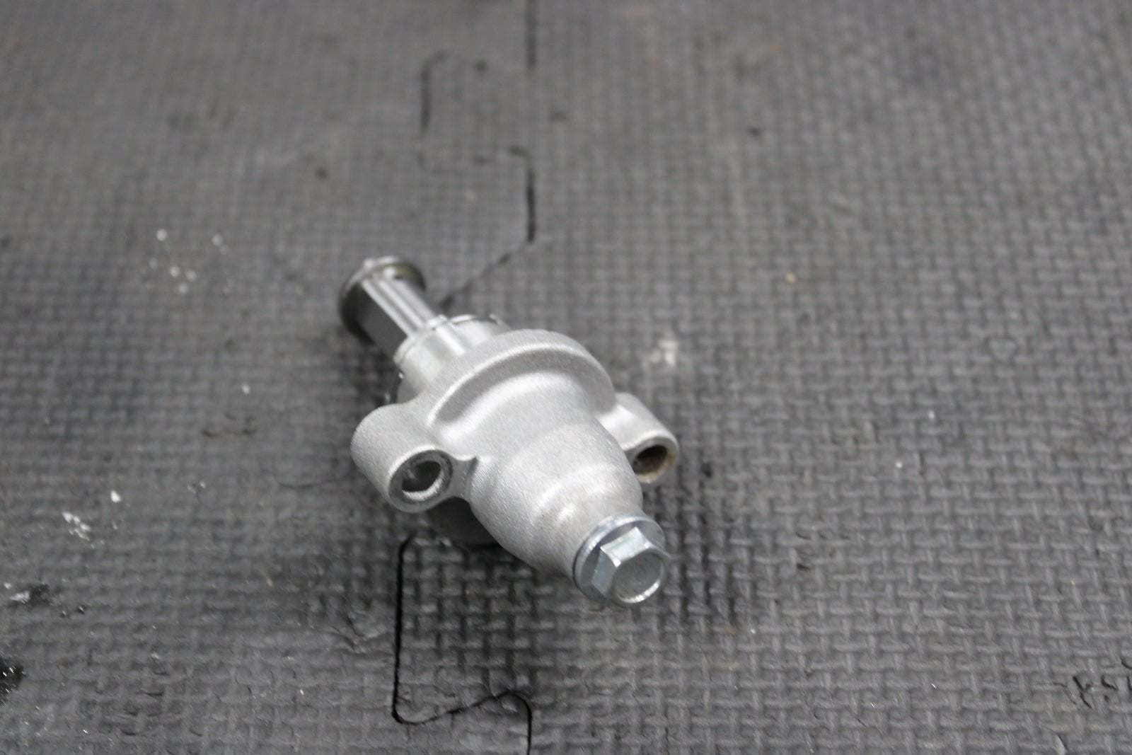 2007 YAMAHA YZ450F OEM CAM CHAIN CAMSHAFT TENSIONER 5TA - 12210 - 10 - 00 - hggarage