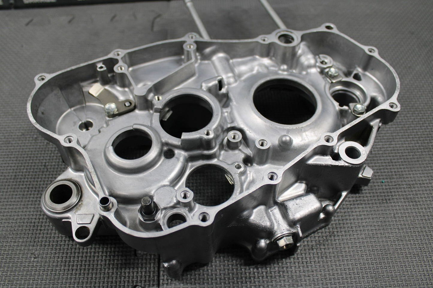 2008 HONDA CRF250R OEM RIGHT ENGINE CRANKCASE CRANK CASE 11100 - KRN - A10 GOOD! - hggarage
