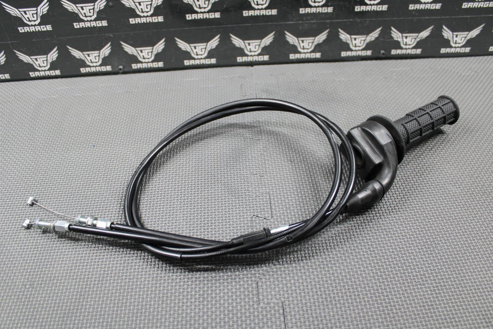 2022 KAWASAKI 21 - 22 KX250 KX250X OEM TWIST THROTTLE HOUSING TUBE CABLES GOOD! - hggarage