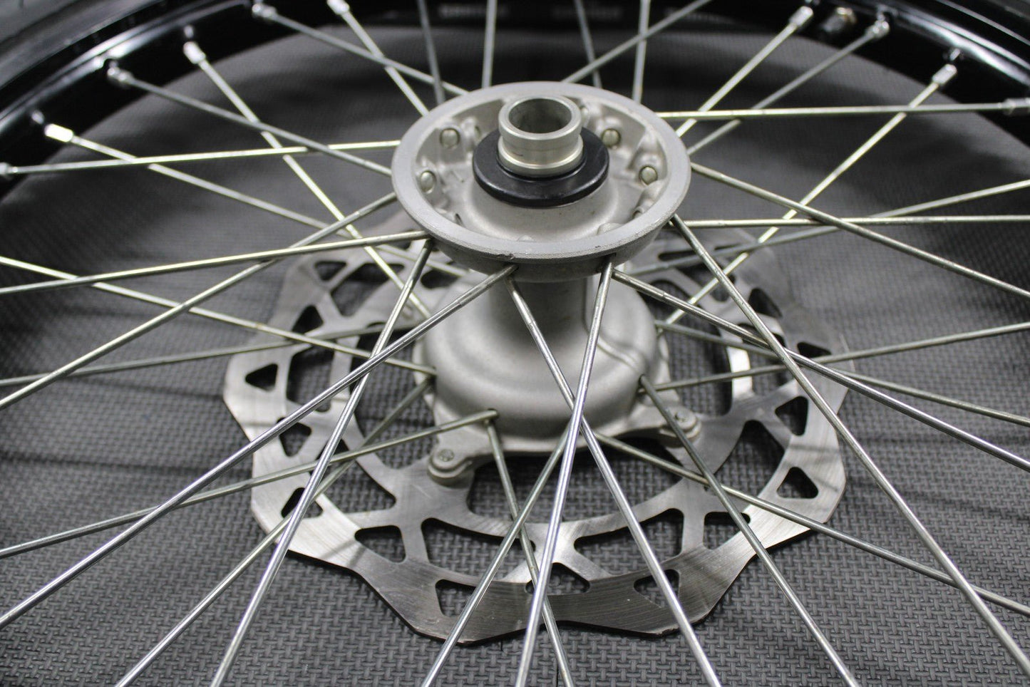 2019 SUZUKI 19 - 20 RMZ250 RMZ450 OEM FRONT WHEEL RIM HUB TIRE 54100 - 37K00 GOOD! - hggarage