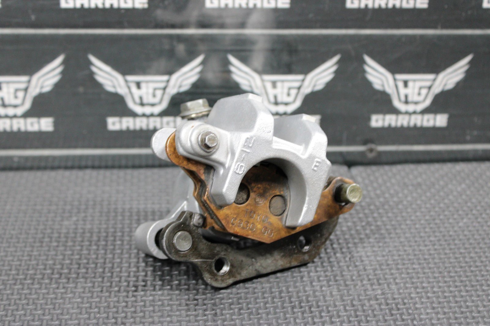 2001 SUZUKI RM80 OEM TOKICO FRONT BRAKE CALIPER 59300 - 03B11 - 999 - hggarage