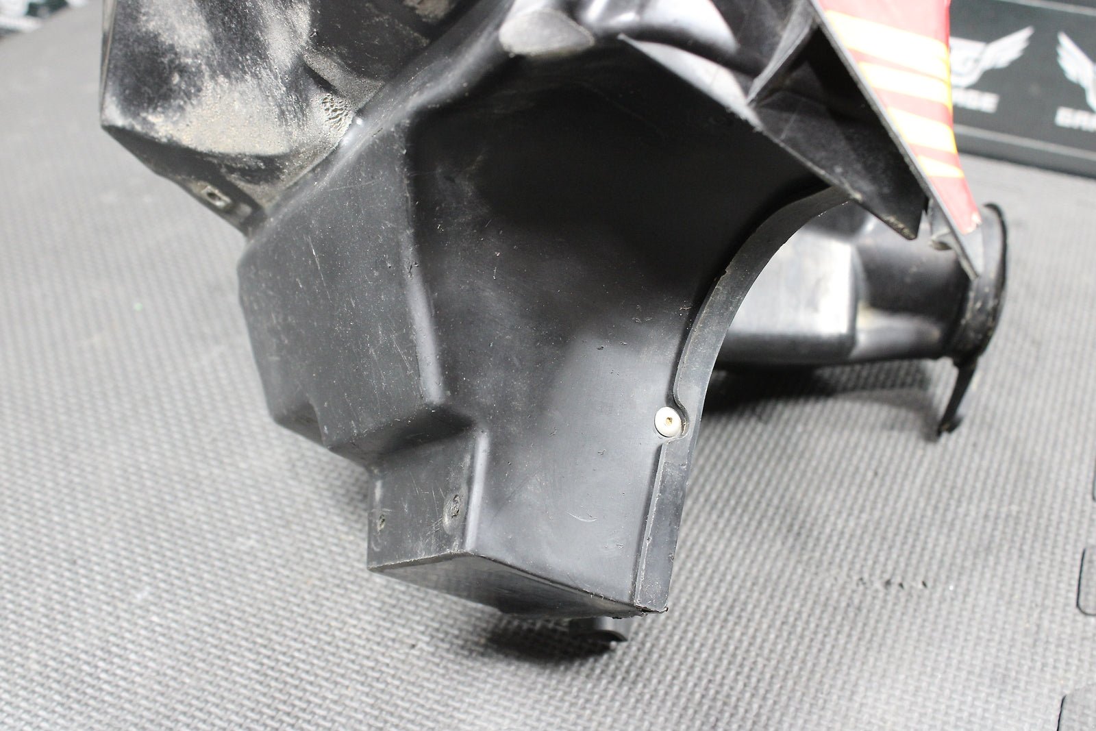 2004 Honda CRF250R OEM Air Cleaner Case 17250 - Krn - 000 - hggarage