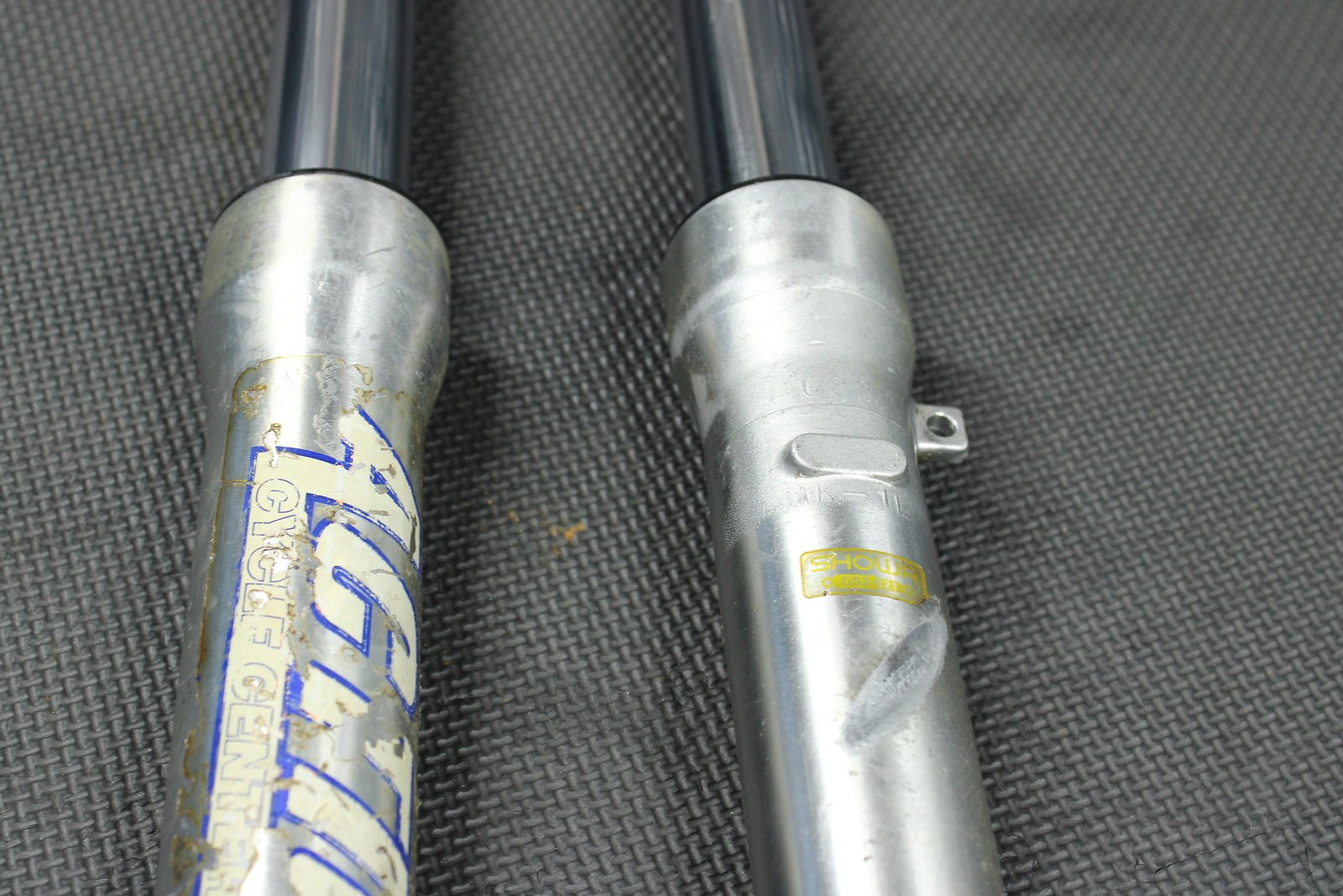 1993 HONDA CR80R OEM SHOWA RIGHT LEFT FRONT SUSPENSION FORKS SHOCKS 51400 - GS2 - 62 - hggarage