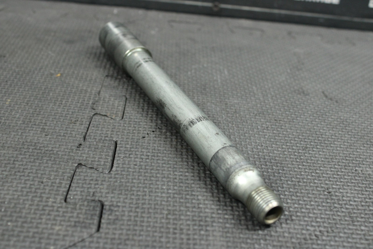 2004 HONDA CRF250R CRF450R OEM FRONT WHEEL RIM AXLE PIVOT BOLT 44301 - MEN - 000 - hggarage