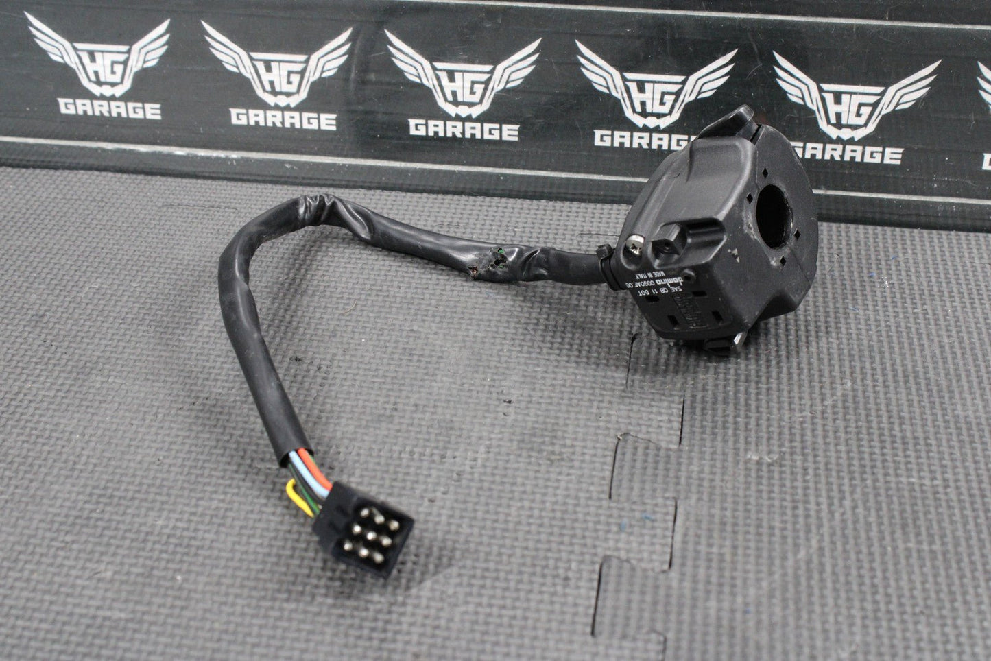 2013 HUSQVARNA TE511 OEM HANDLEBAR MULTI SWITCH HORN HIGH LOW BEAM BUTTON - hggarage