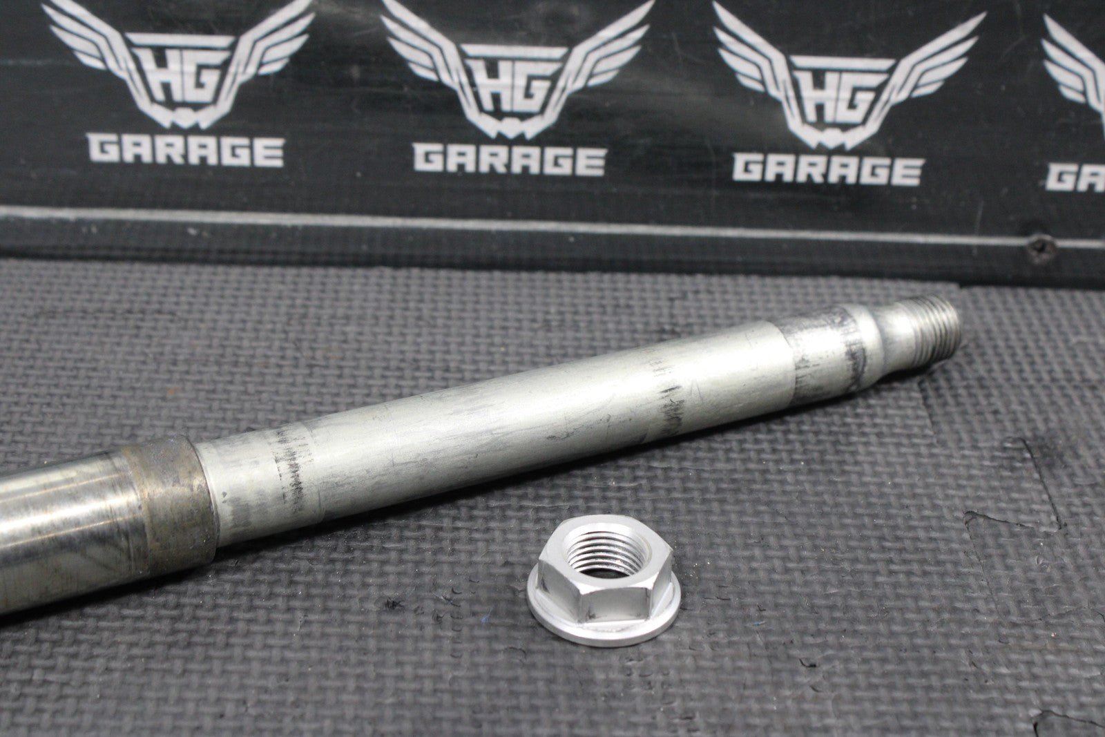 2018 HONDA04 - 22 CRF250R OEM FRONT WHEEL RIM AXLE PIVOT BOLT 44301 - MEN - 000 - hggarage