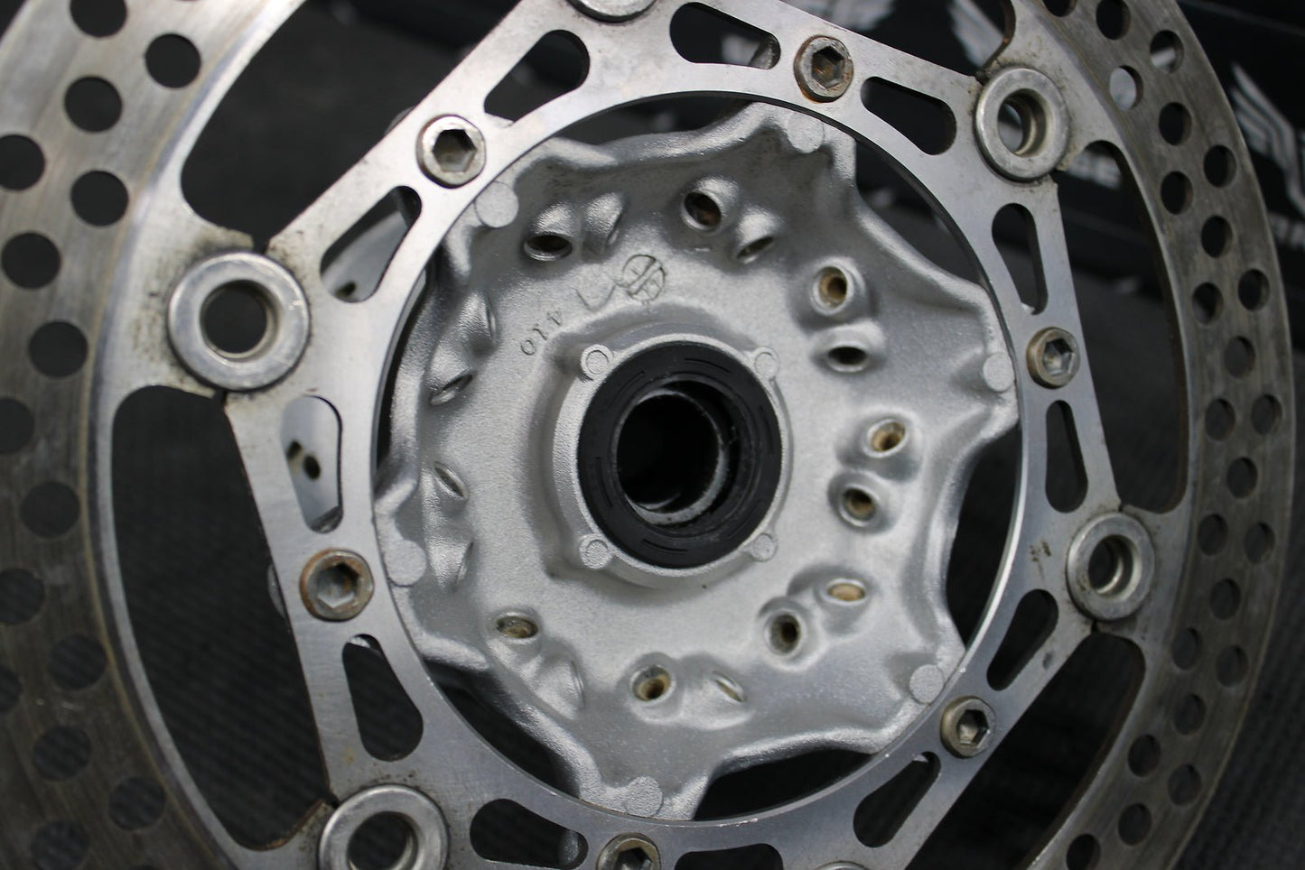 2001 YAMAHA YZ426F OEM FRONT WHEEL RIM HUB ROTOR 4SS - 25111 - 01 - 00 - hggarage