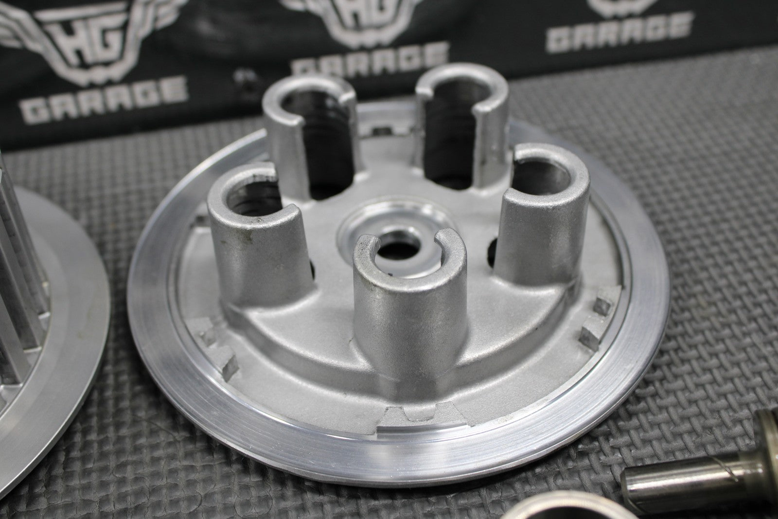 2010 09 - 13 YAMAHA YZ250F OEM CLUTCH W BASKET HUB PRESSURE PLATE 5XC - 16150 - 10 - 00 - hggarage