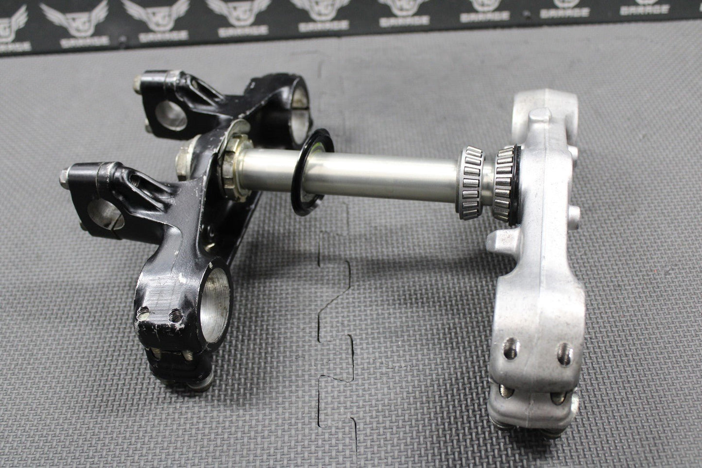 1989 87 - 95 HONDA XR250R OEM FRONT FORKS LOWER UPPER TRIPLE TREE STEM BAR CLAMP - hggarage