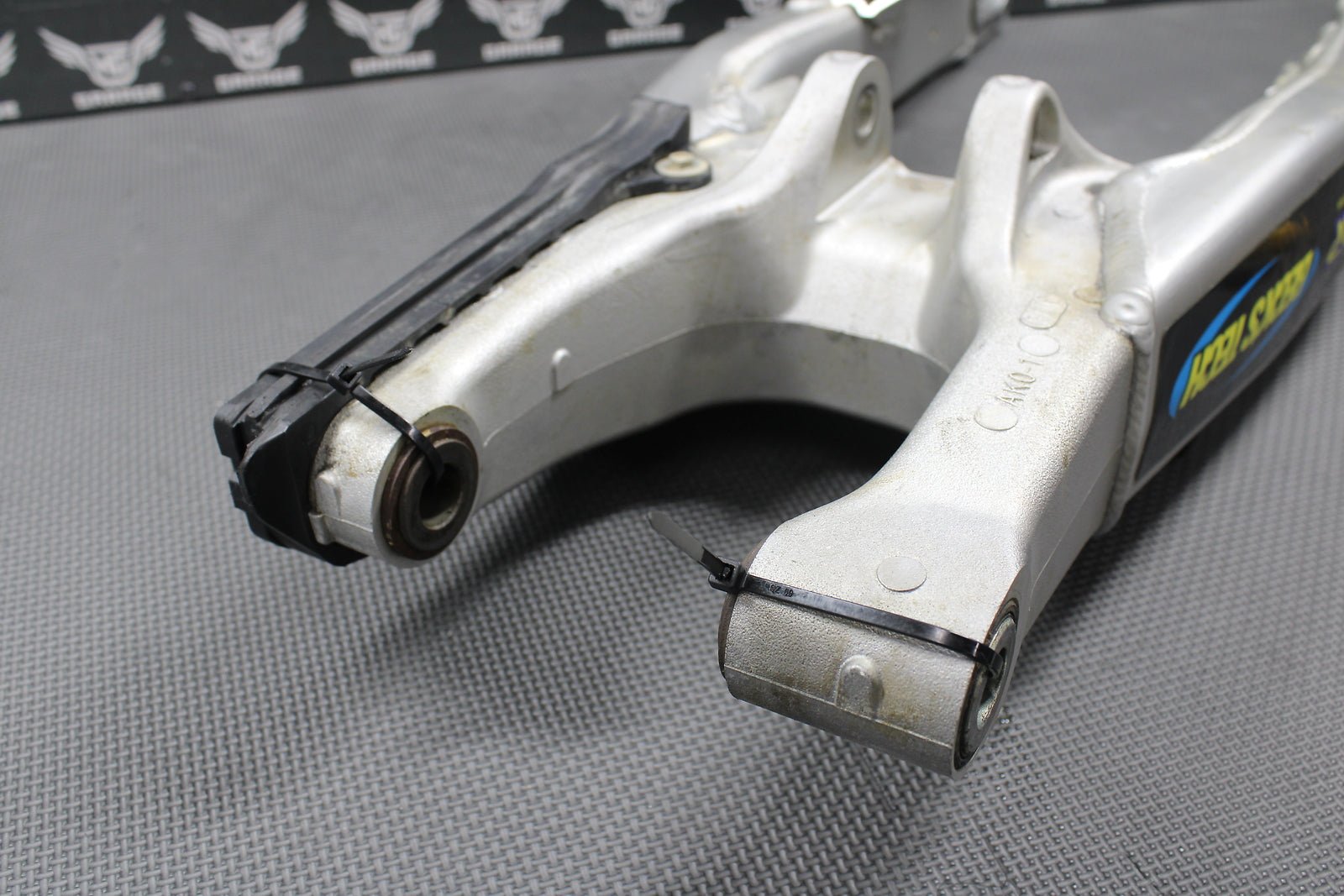 2018 18 - 20 SUZUKI RMZ450 OEM SWINGARM SWING ARM REAR SUSPENSION 61000 - 37K01 NICE - hggarage