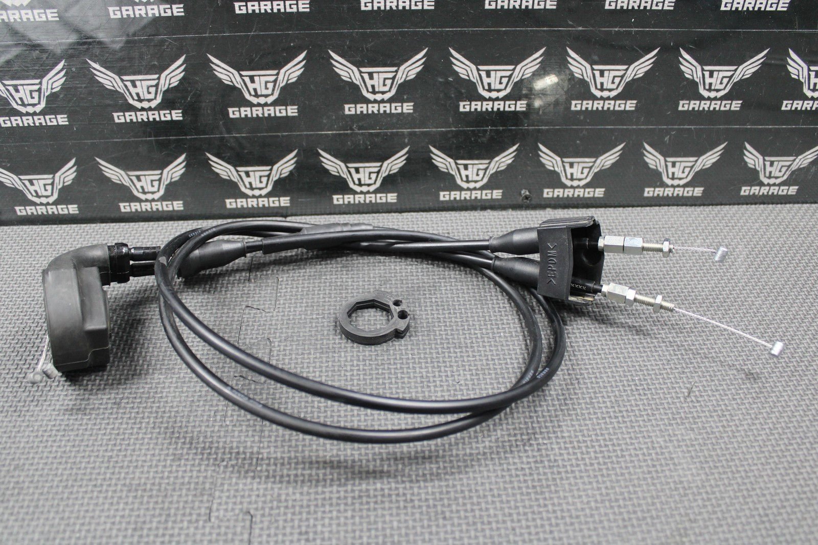 2020 SUZUKI RMZ250 RMZ450 OEM RIGHT THROTTLE GRIP CABLE HOUSING 58301 - 37K00 - hggarage