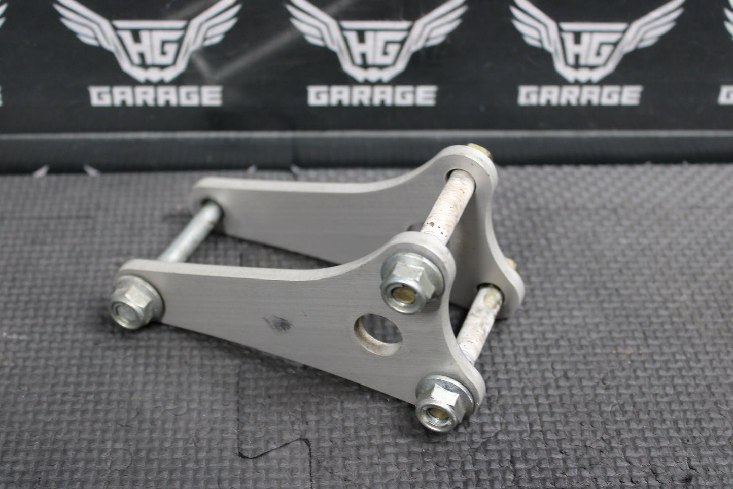 2004 SUZUKI DRZ250 OEM ENGINE MOTOR MOUNT STAY BRACKETS 41921 - 13E01 - hggarage