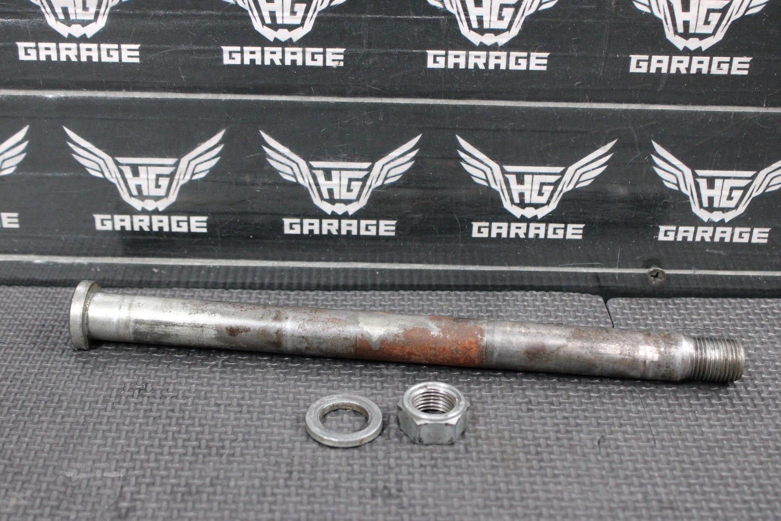 2006 YAMAHA YZ450F OEM REAR BACK SWINGARM BOLT SUSPENSION PIVOT AXLE 1C3 - 22141 - 1 - hggarage