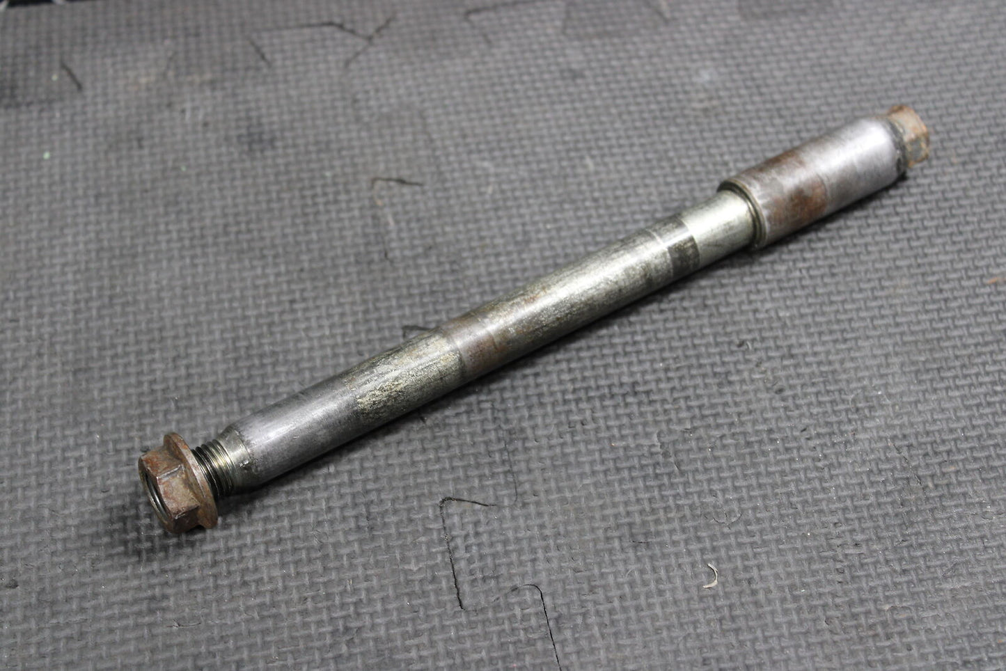 1992 HONDA CR125R CR250R CR500R OEM FRONT WHEEL RIM AXLE PIVOT BOLT 44301-ML3-79