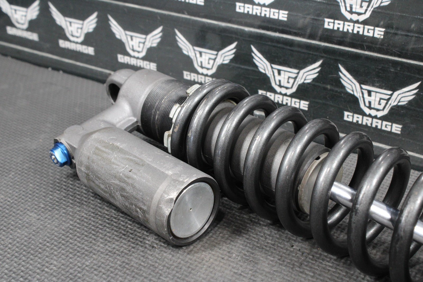 2014 KAWASAKI KX100 14 - 17 OEM REAR BACK SHOCK ABSORBER SUSPENSION 45014 - 0562 - 37M - hggarage