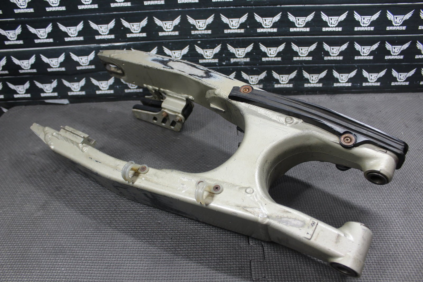 1999 KAWASAKI KX125 OEM SWINGARM SWING ARM REAR SUSPENSION 33001 - 1556 - TX - hggarage