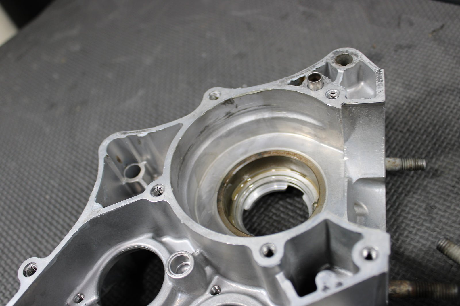 2016 KAWASAKI KX85 OEM LEFT RIGHT ENGINE MOTOR CRANKCASE CRANK - hggarage