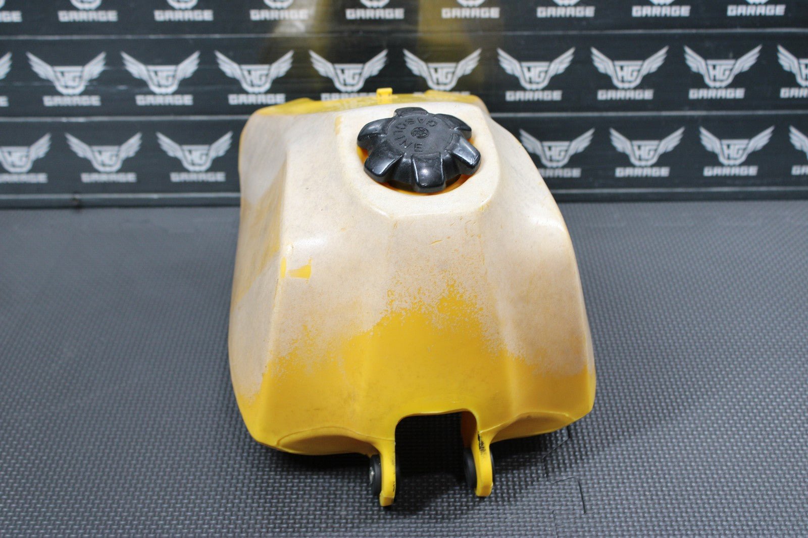 1985 YAMAHA PW80 83 - 85 OEM GAS TANK FUEL CELL RESERVOIR YELLOW 21W - 24110 - 00 - 00 - hggarage