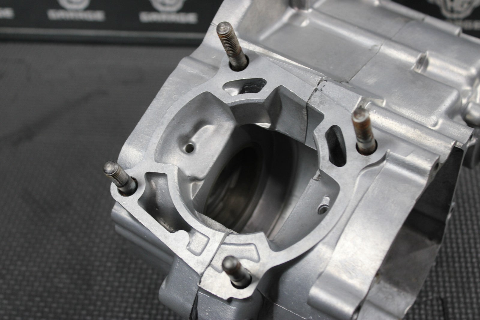 2001 KAWASAKI 01 - 05 KX100 KX85 OEM LEFT RIGHT ENGINE MOTOR CRANKCASE CRANK CASES - hggarage