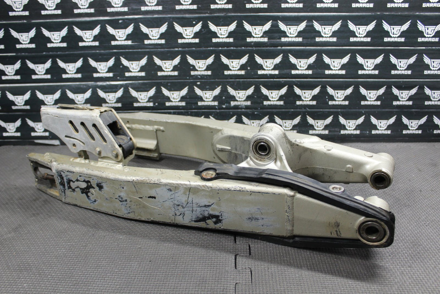 1999 KAWASAKI KX125 OEM SWINGARM SWING ARM REAR SUSPENSION 33001 - 1556 - TX - hggarage