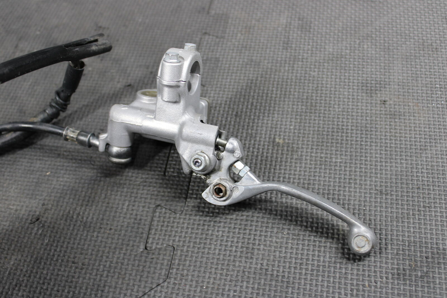 2011 YAMAHA YZ125 OEM NISSIN FRONT BRAKE CALIPER MASTER CYLINDER ASSEMBLY