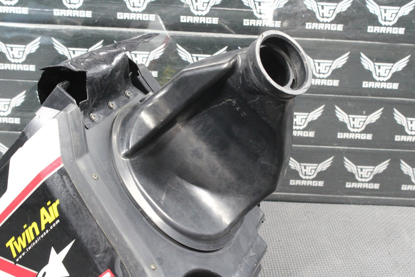 2006 YAMAHA YZ250F OEM AIRBOX INTAKE AIR CLEANER CASE BOOT 2S2 - 14401 - 70 - 00 - hggarage