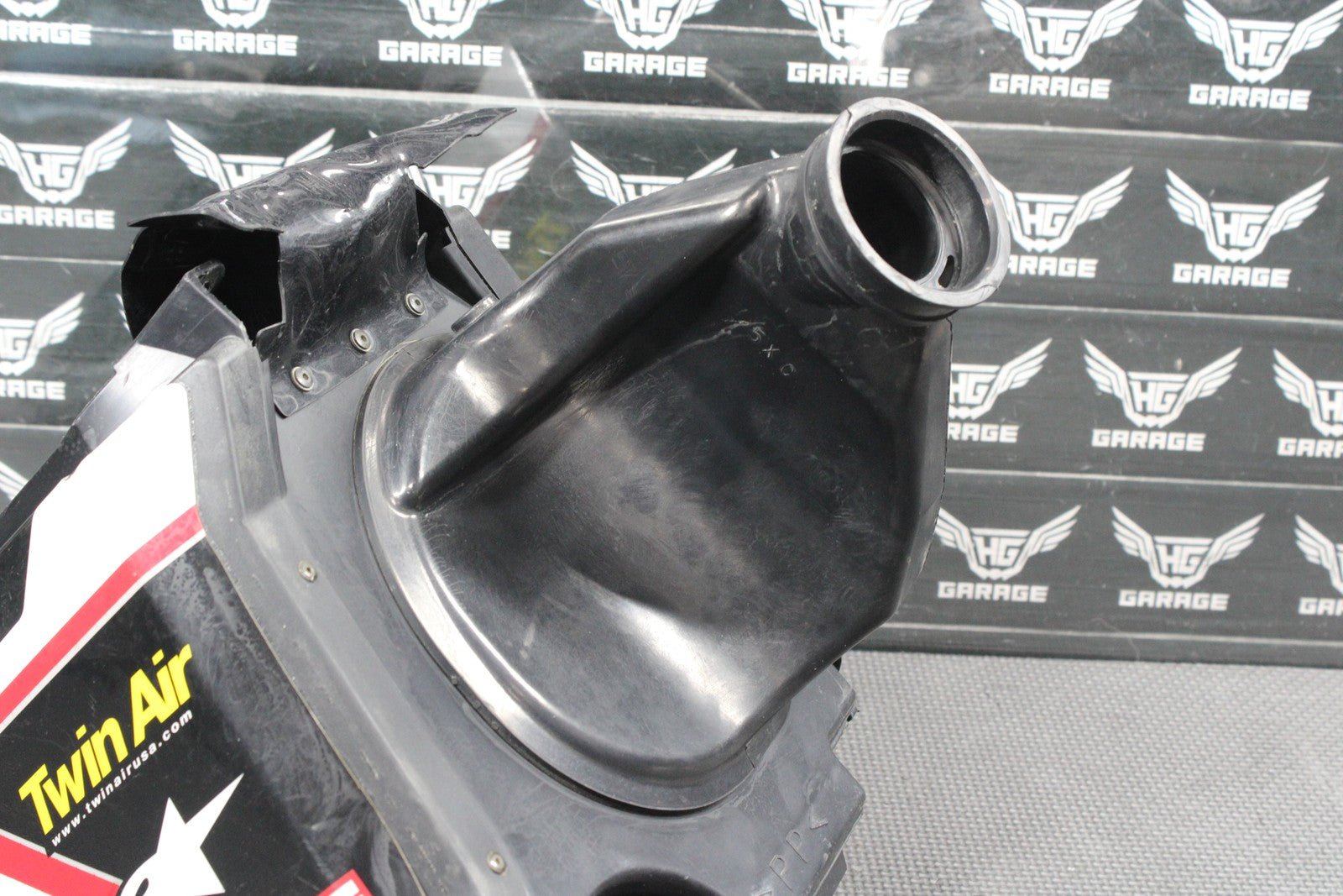 2006 YAMAHA YZ250F OEM AIRBOX INTAKE AIR CLEANER CASE BOOT 2S2 - 14401 - 70 - 00 - hggarage