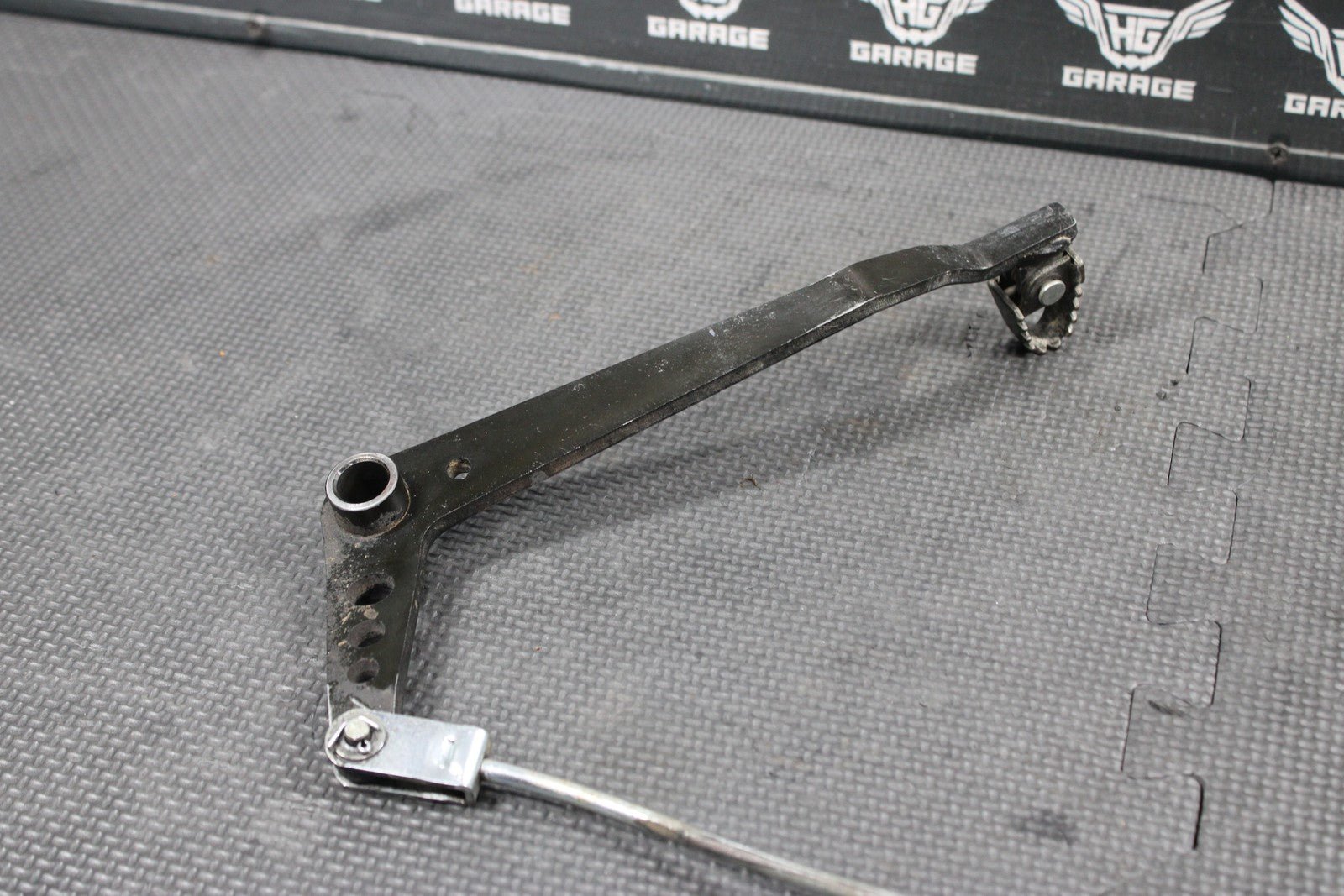 2000 YAMAHA TTR125 TR125L OEM RIGHT REARSET BRAKE FOOT PEDAL 5HP - 27200 - 00 - 00 - hggarage