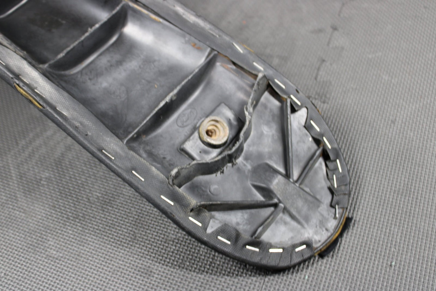 2006 KTM 2004 / 06 - 11 105 04 - 12 85 OEM SEAT SADDLE 47007040100 - hggarage