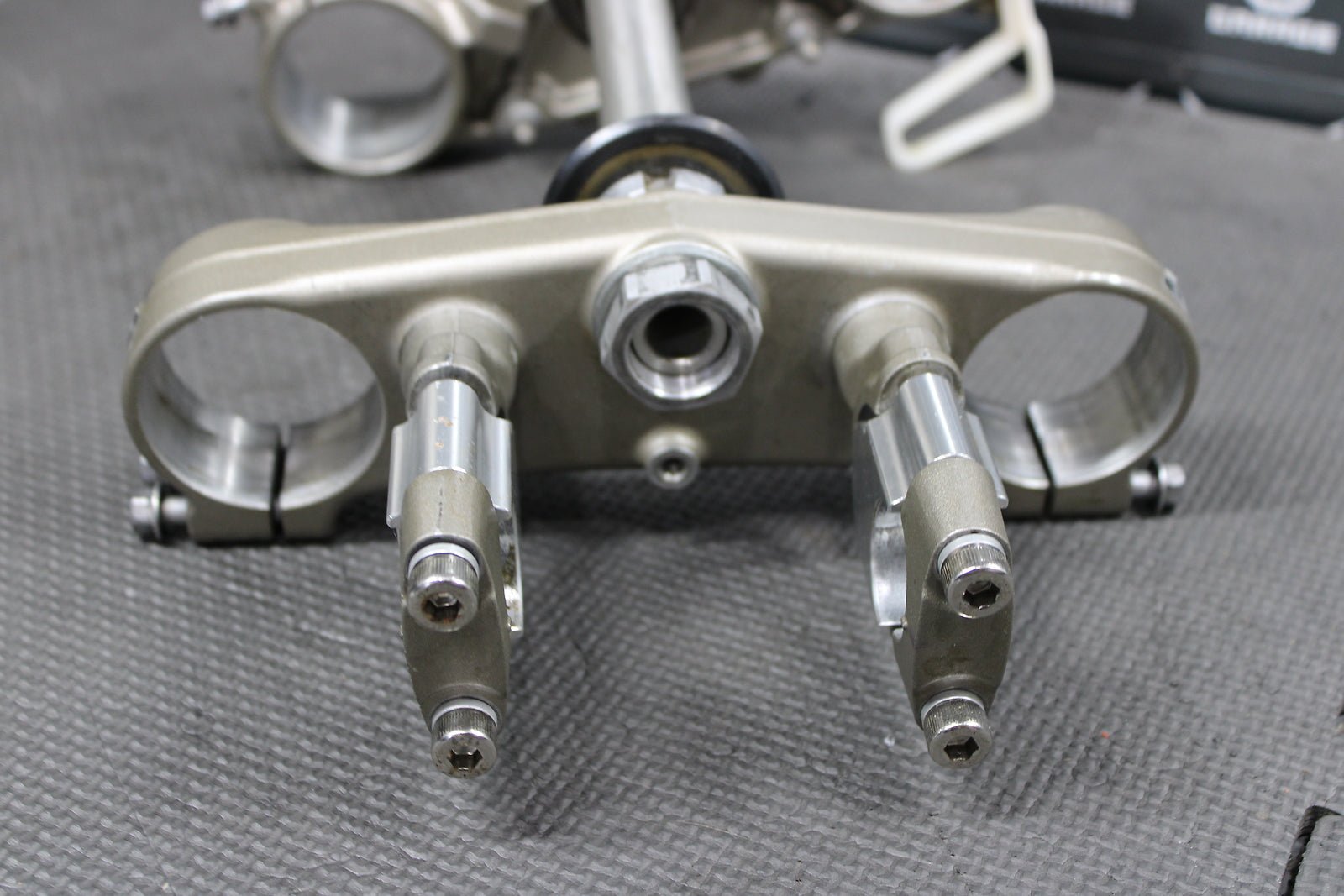 2008 YAMAHA YZ450F OEM FRONT FORKS LOWER UPPER TRIPLE TREE STEM CLAMP - hggarage