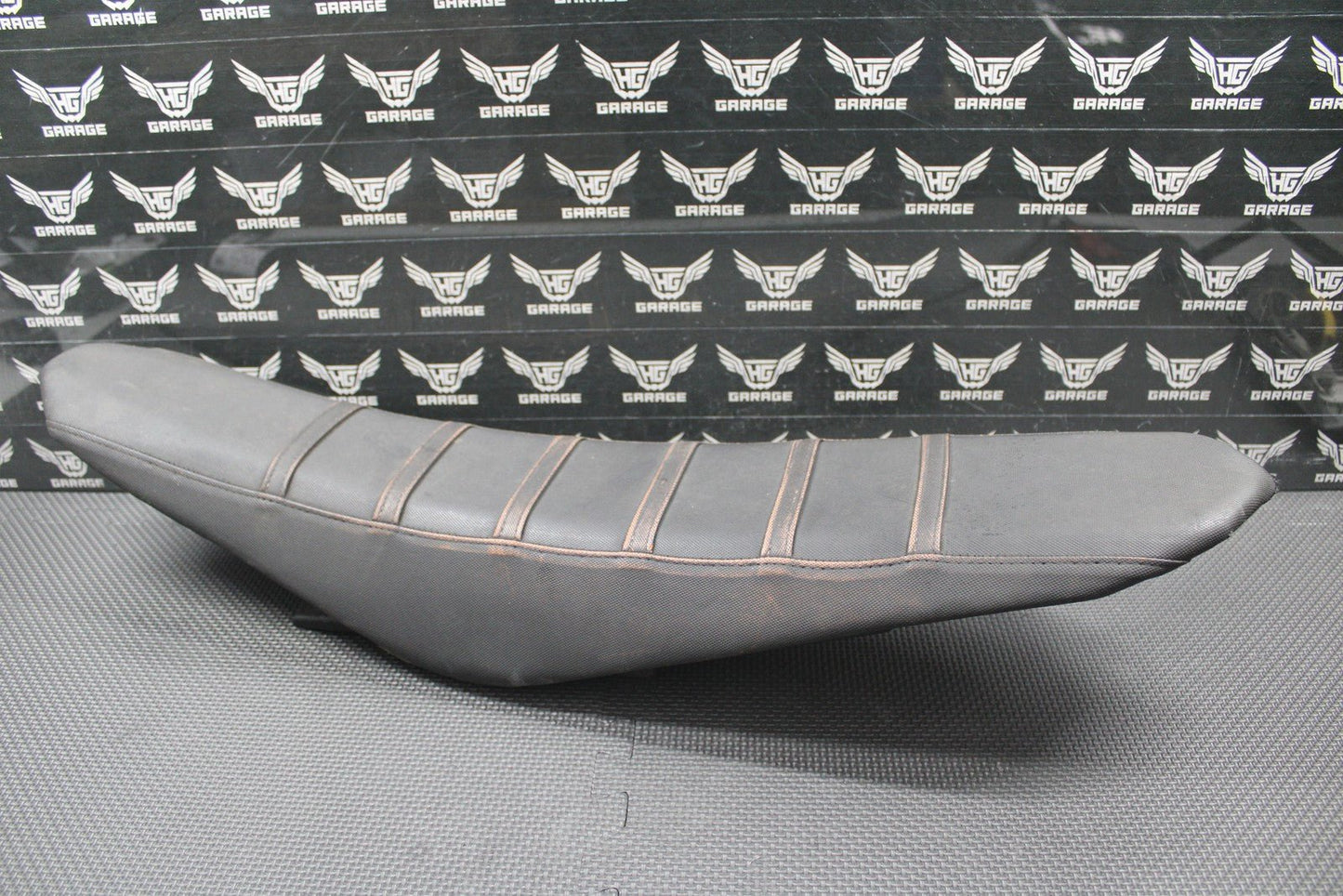 2013 KTM 450 SXF OEM SEAT SADDLE FOAM PAN COVER COMPLETE 77207040200 - hggarage