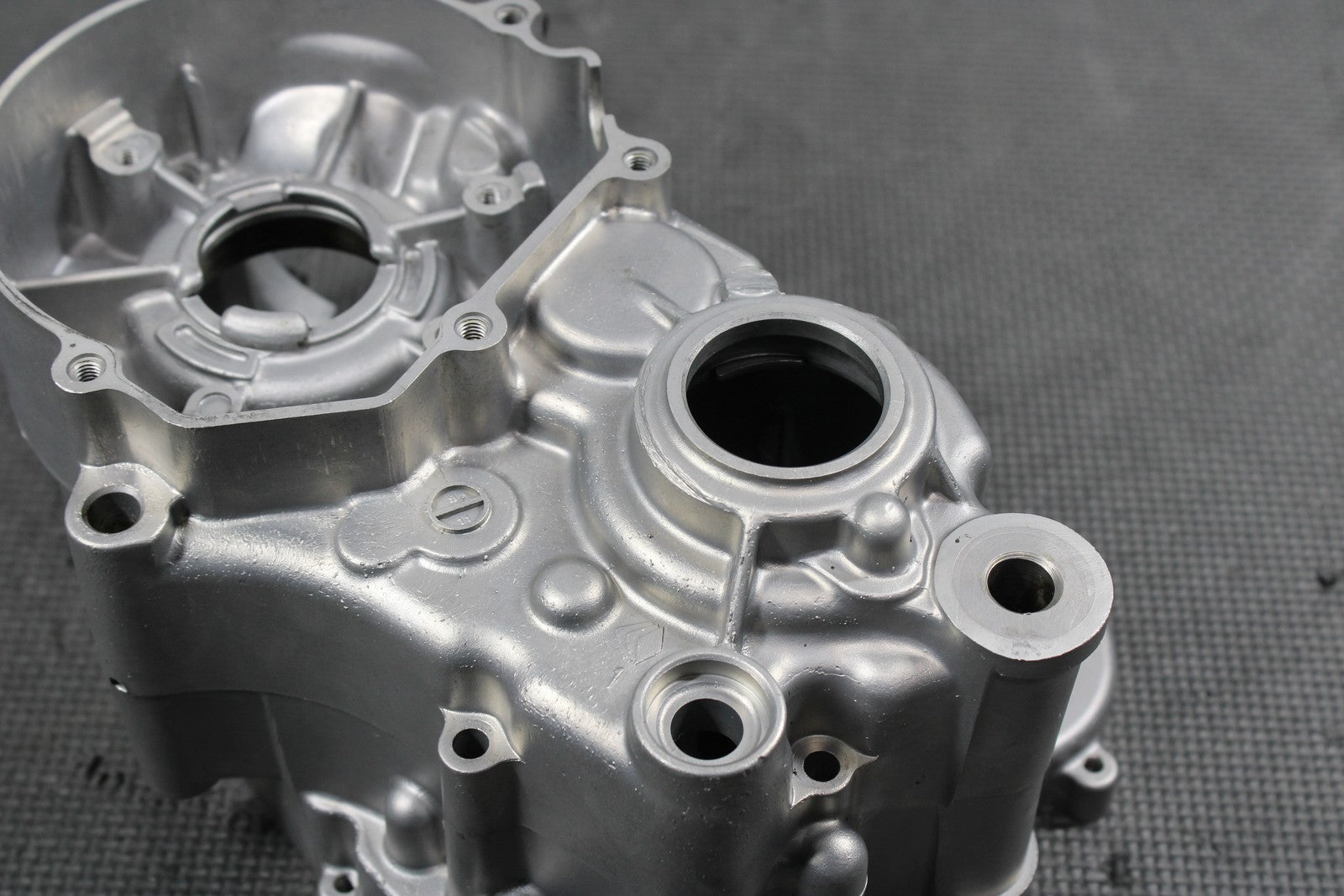 2012 KAWASAKI 08 - 13 KX85 OEM LEFT RIGHT ENGINE MOTOR CRANKCASE CASES BLOCK - hggarage