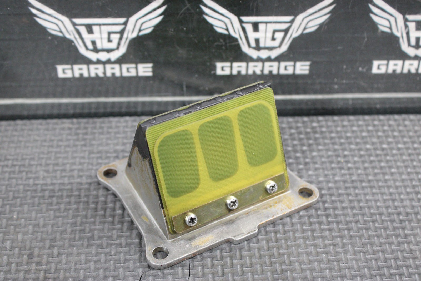 1998 HONDA CR125R OEM INTAKE REED BLOCK ASSEMBLY 14100 - KZ4 - J01 16221 - KZ4 - A10 - hggarage