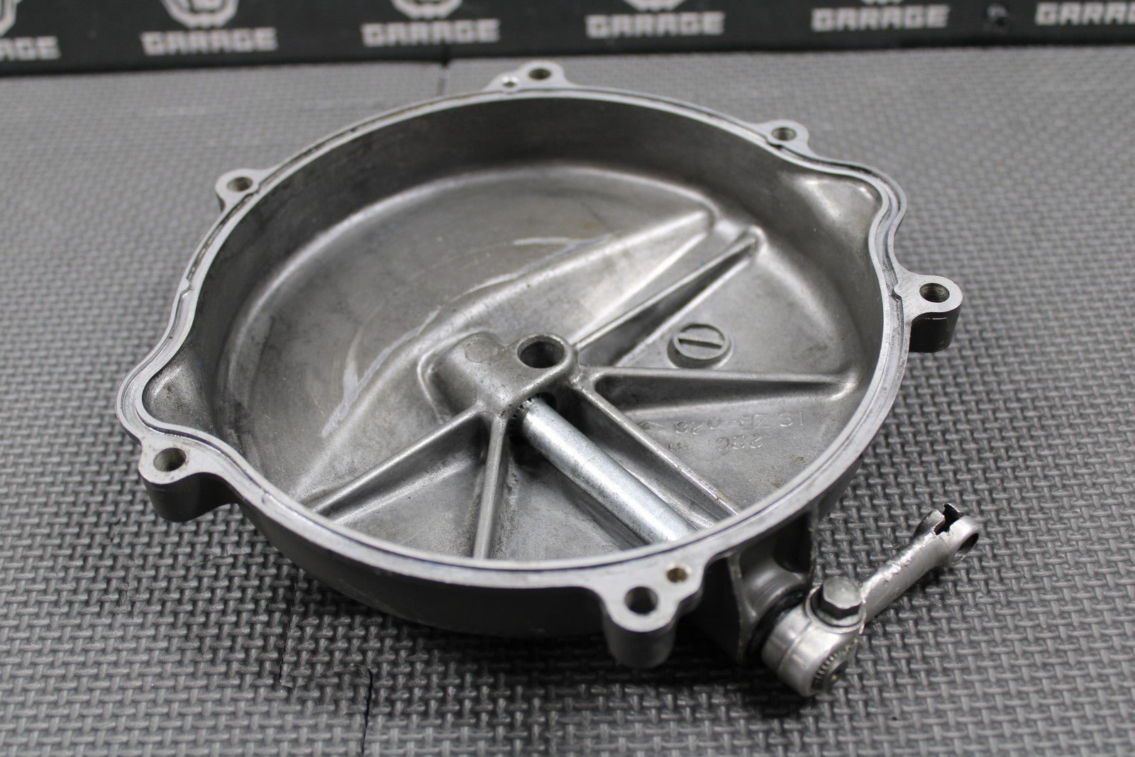 1995 SUZUKI RMX250 OEM ENGINE RIGHT SIDE OUTER CLUTCH COVER ACTUATOR 11371 - 28E02 - hggarage