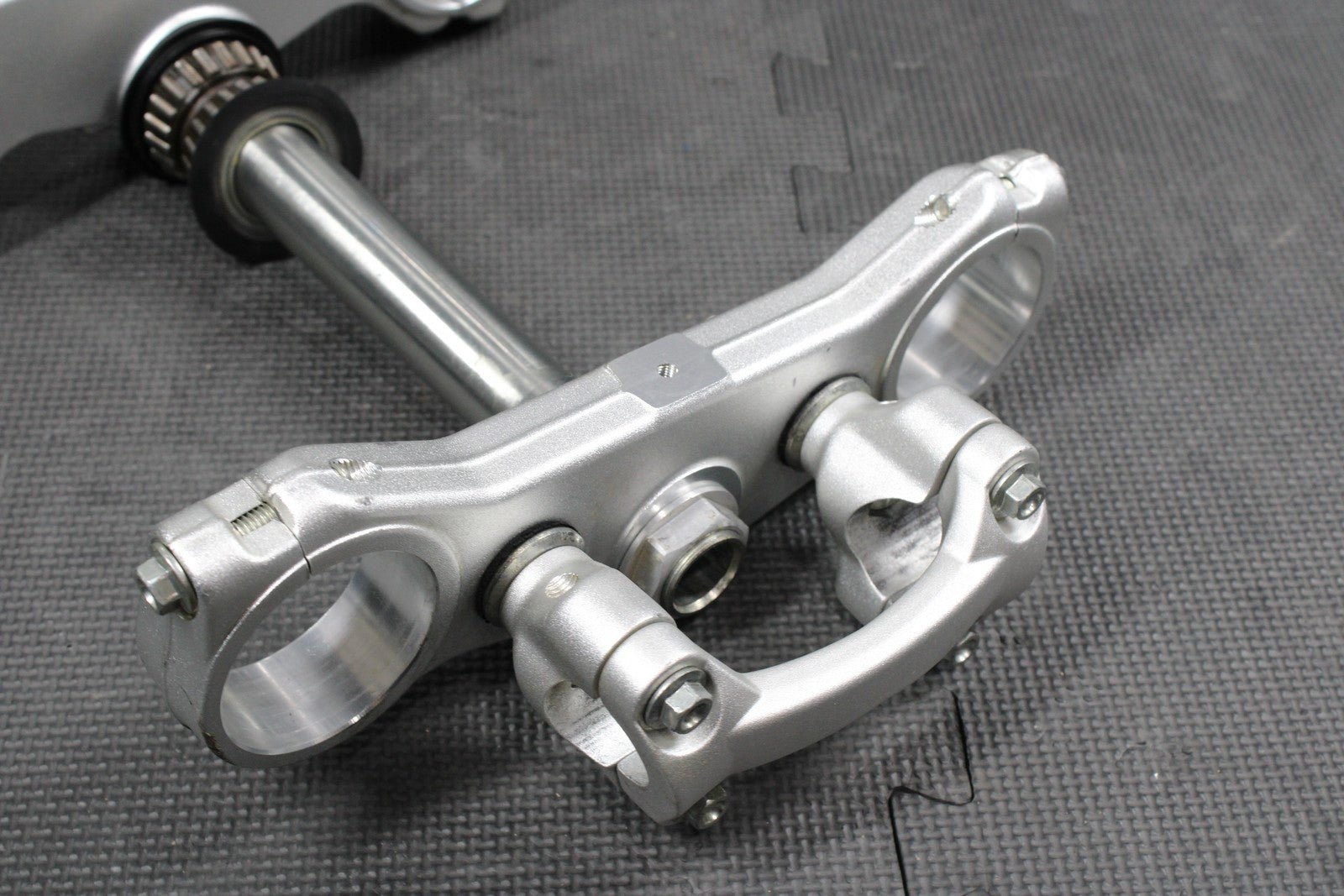 2013 HUSQVARNA TE511 OEM FRONT FORKS LOWER UPPER TRIPLE TREE STEM CLAMP - hggarage