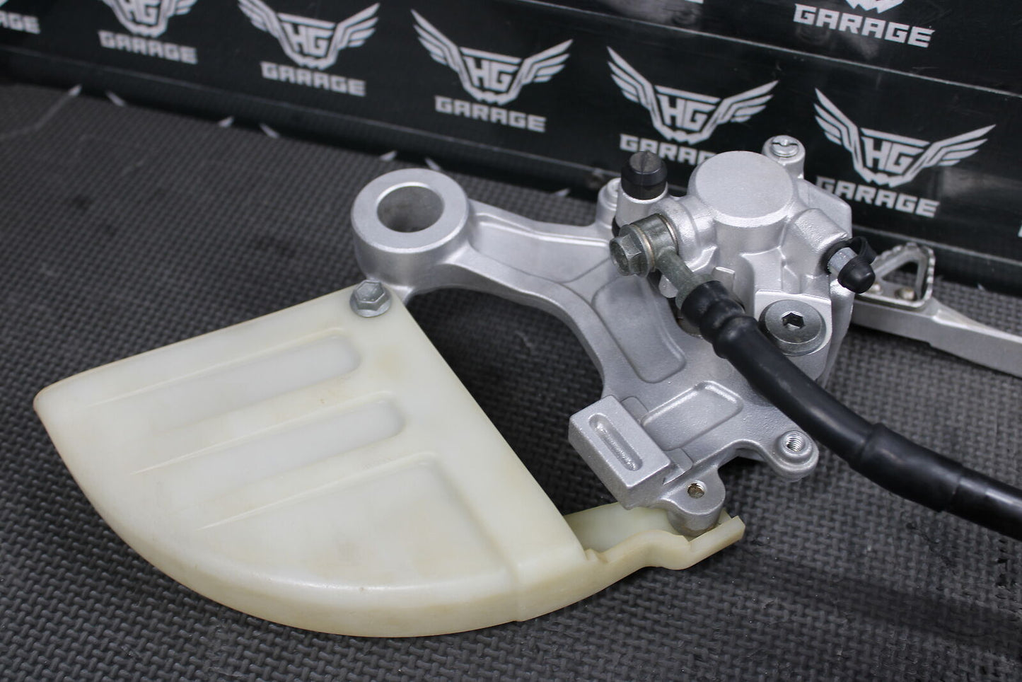 2004 SUZUKI RM125 RM250 OEM NISSIN REAR BACK BRAKE CALIPER MASTER CYLINDER LEVER